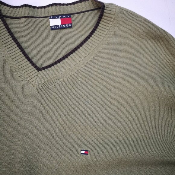 Tommy Hilfiger Men's Size Large Olive Green w/ Brown Straight Fit V-neck Sweater - Picture 4 of 7